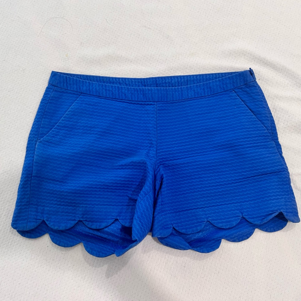 Lilly Pulitzer Textured Scallop Side Zip Shorts